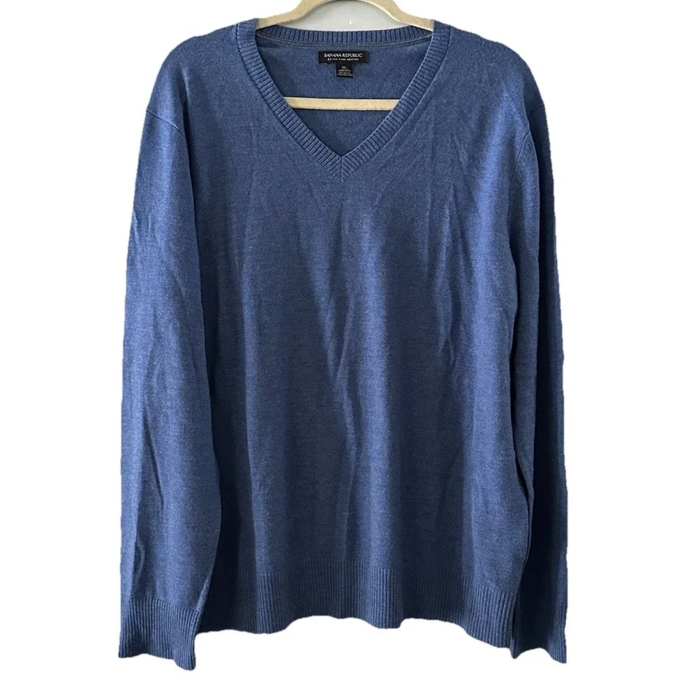 Banana Republic Sweater Men XL Blue 100%‎ Merino Wool Long Sleeve V Neck Office
